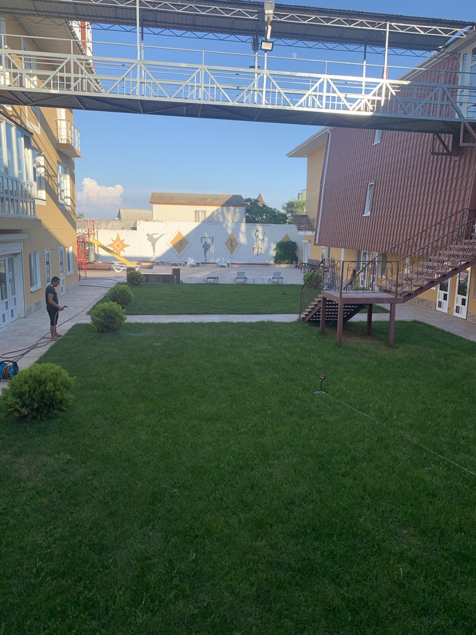 Главная photo 2026 02 18 19 23 54 - Крымская карта отель в Поповке Sun Beach территория внутри